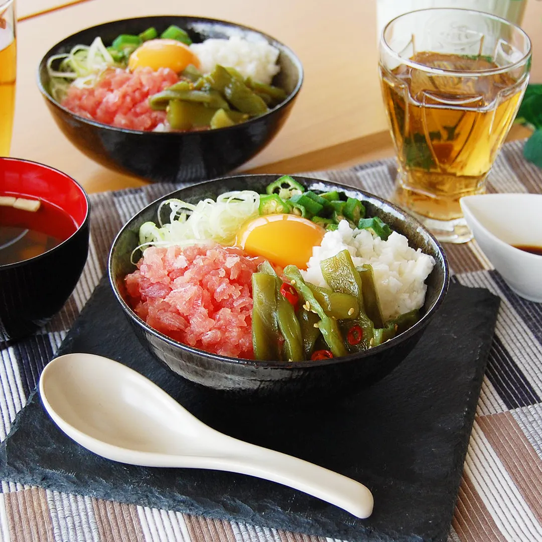 まぐろと山くらげのねばトロ丼