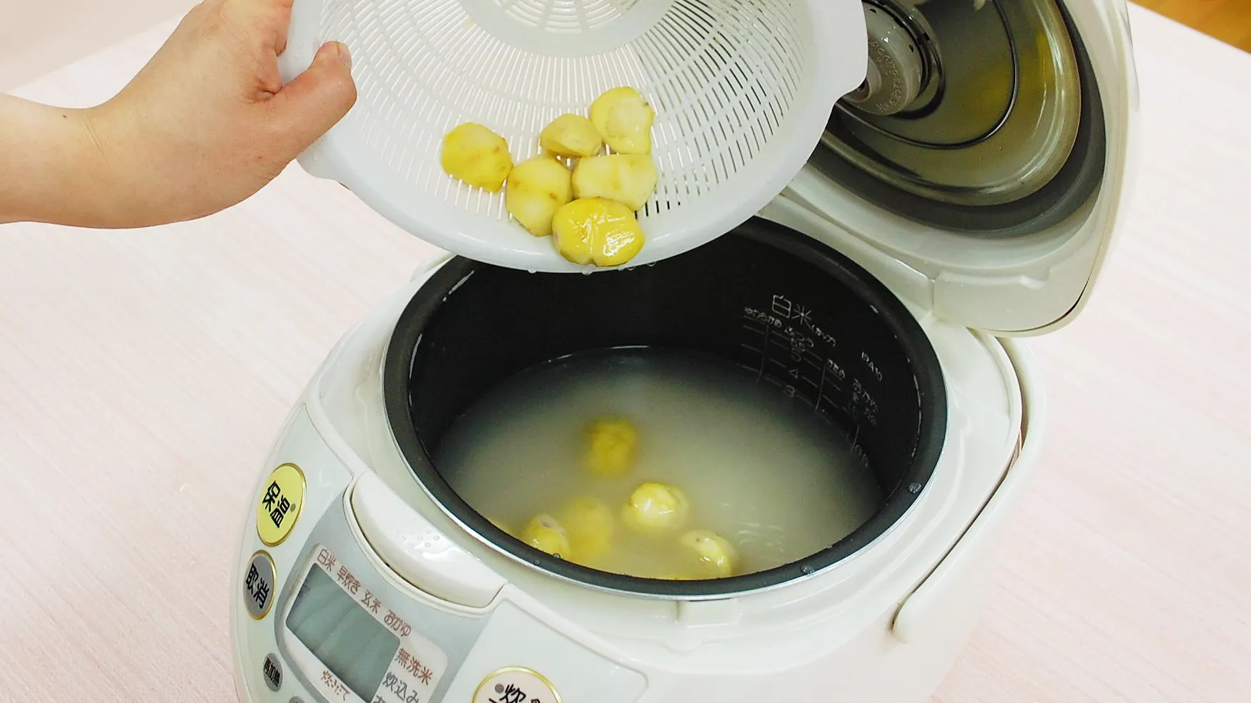 栗ごはん作りを実測比較!生栗と栗ごはん用のむき栗、手間はどれくらい違う?
